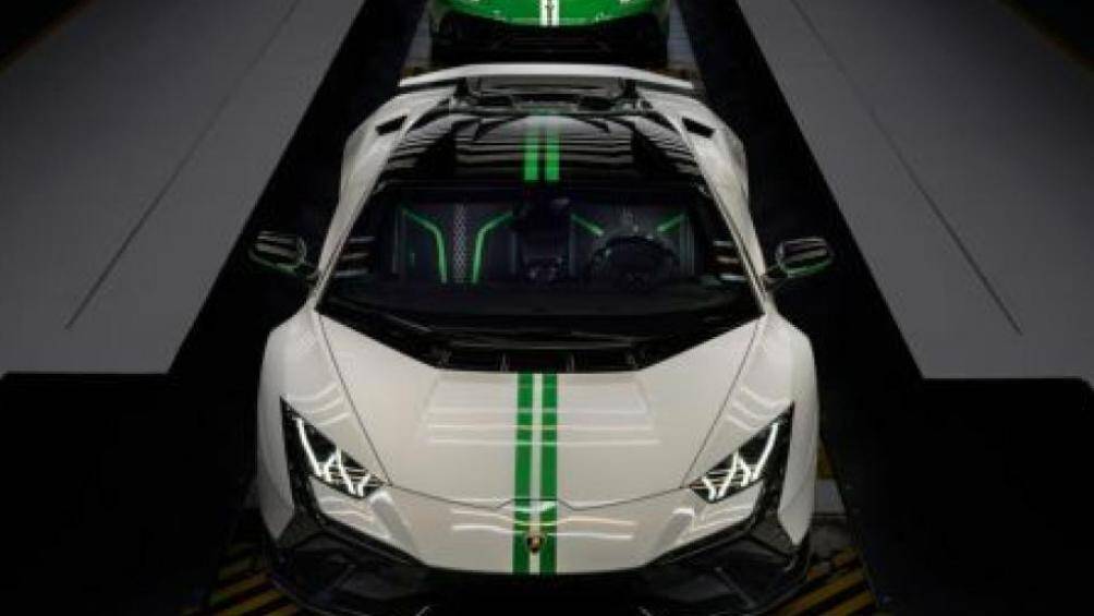 Mẫu xe Huracan STO (Super Trofeo Omologata) là đại diện cho hiệu suất đỉnh cao của gia đình Huracan, nổi bật với động cơ V10 hút khí tự nhiên 640 mã lực