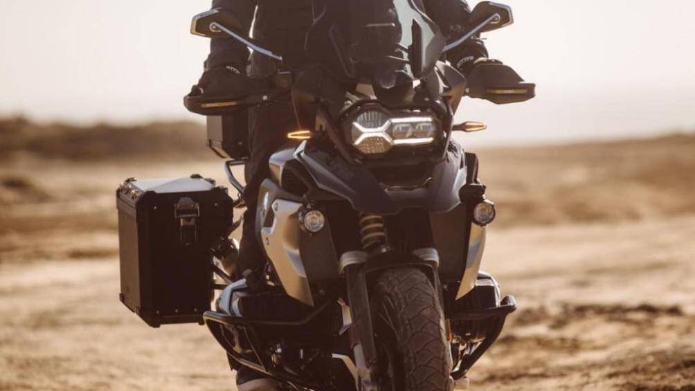 Gói Comfort tập trung vào nâng cao trải nghiệm người dùng với sưởi tay lái, khóa thông minh và hệ thống ống xả mạ chrome