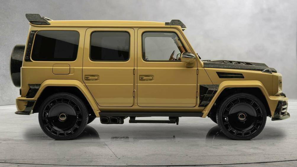 Mansory gọi chiếc G-Class này là "Cát sa mạc" với ý nói về màu sơn ngoại thất