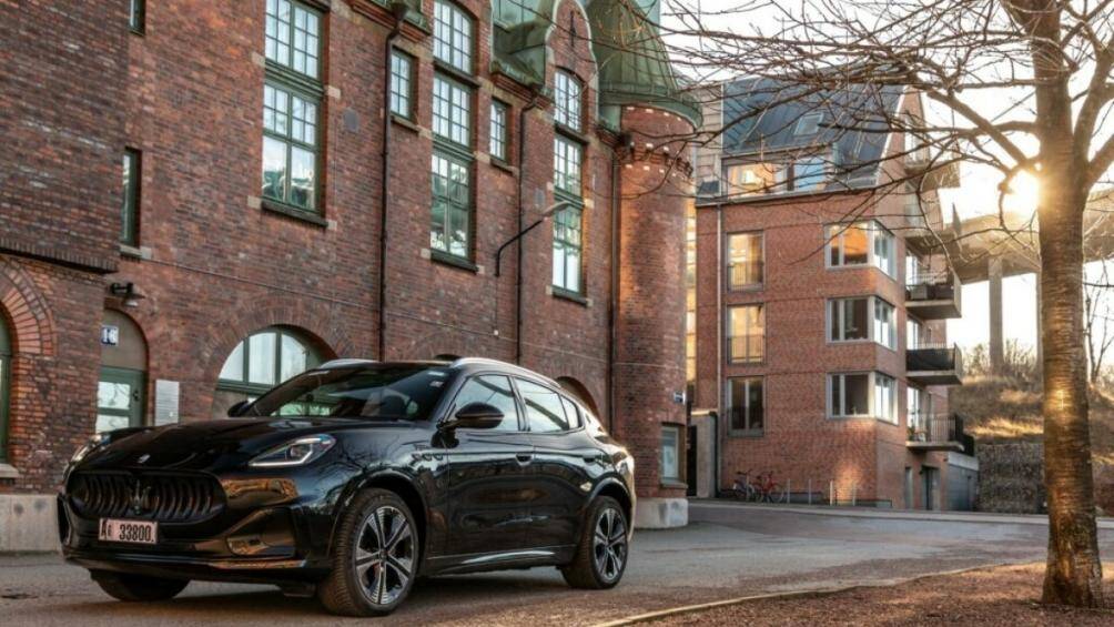 Động cơ này cho phép chiếc crossover tăng tốc từ 0-100 km/giờ trong 4,1 giây và đạt tốc độ tối đa 220 km/giờ