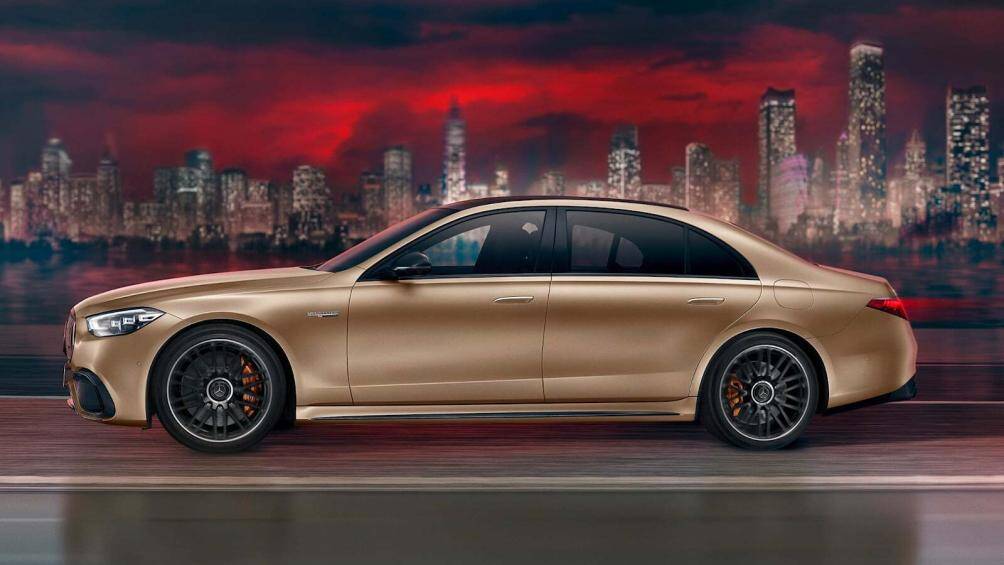 Bên cạnh đó còn có hai tông màu sơn mờ gồm Manufaktur night black magno và Manufaktur kalahari gold magno