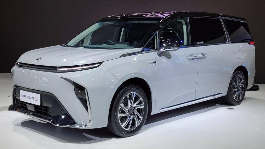 MG Maxus 9 mở bán tại Thái Lan với 2 phiên bản X Luxury và V Super Luxury có giá lần lượt 2,499 triệu Baht (1,72 tỷ đồng) và 2,699 triệu Baht (1,86 tỷ đồng)