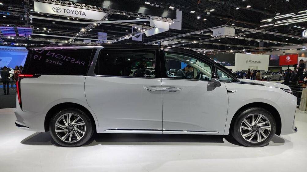 Hiện chưa rõ ngoài Thái Lan, MG Maxus 9 có được bán ở những thị trường Đông Nam Á khác như Việt Nam hay không