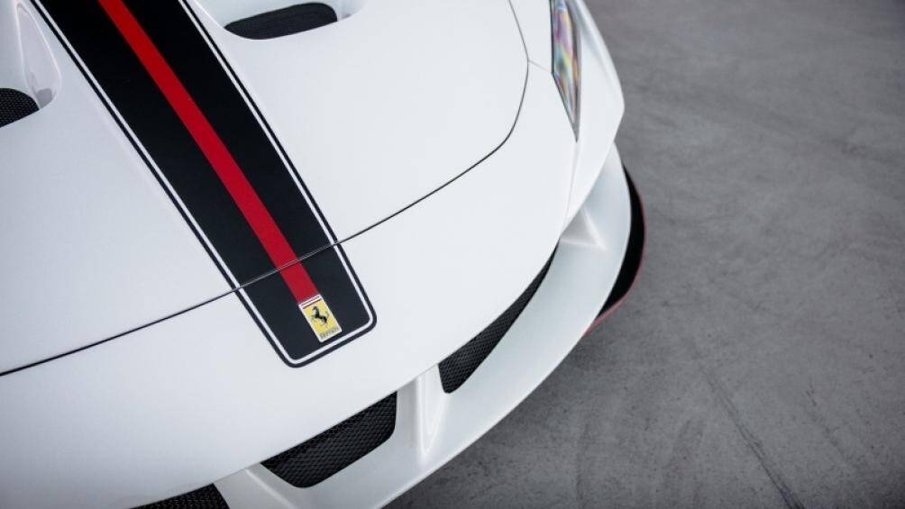 Chiếc Ferrari F8 Spider đặc biệt này đang được chào bán 649.000 USD (gần 15 tỷ đồng)