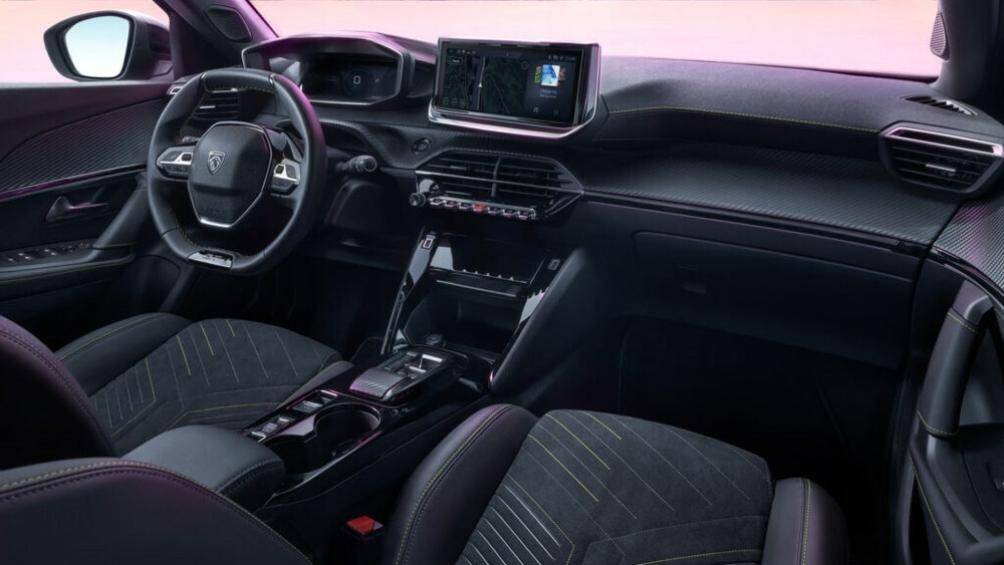 Bên trong, Peugeot 2008 sẽ được trang bị bảng điều khiển kỹ thuật số i-Cockpit 10 inch thiết kế mới với màn hình 3D có trên các mẫu GT