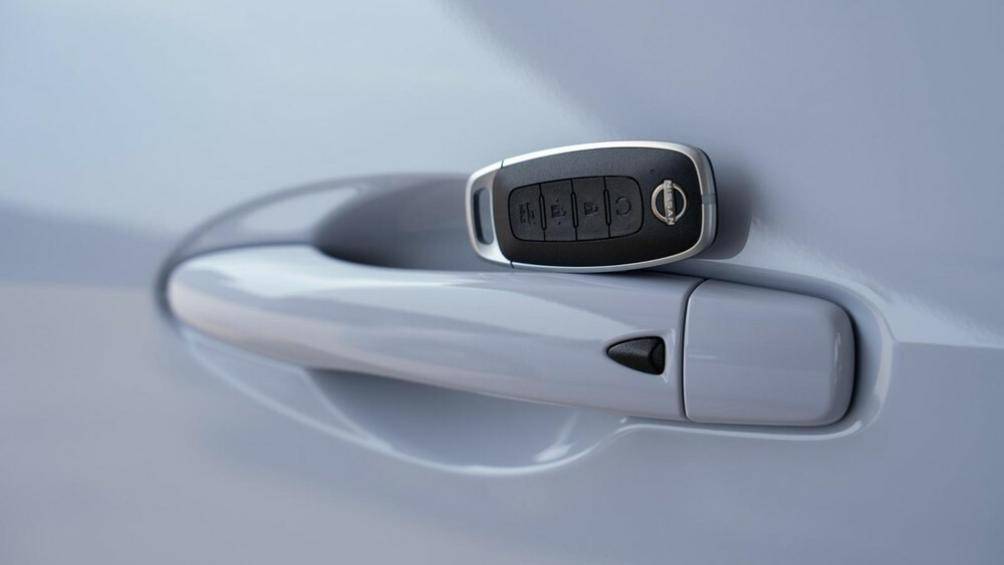 Xe có 6 màu sắc là trắng Storm White, đỏ Radiant Red, đen Black Star, xám Gun Metallic, xanh đậm Night Blue và xám Gray Sky Pearl