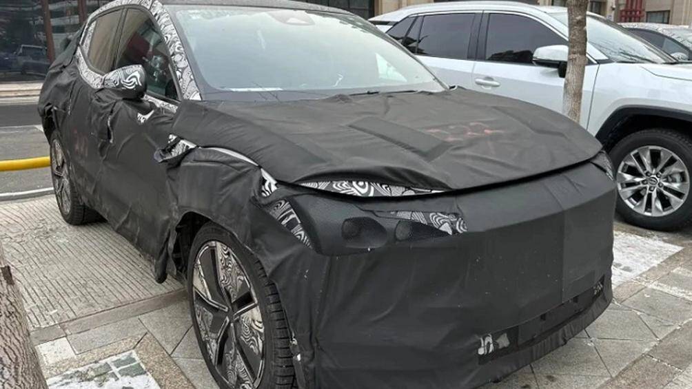 Một số thông tin rò rỉ cho biết, EX30 sẽ được trang bị pin LFP tương tự Tesla Model 3 và Model Y