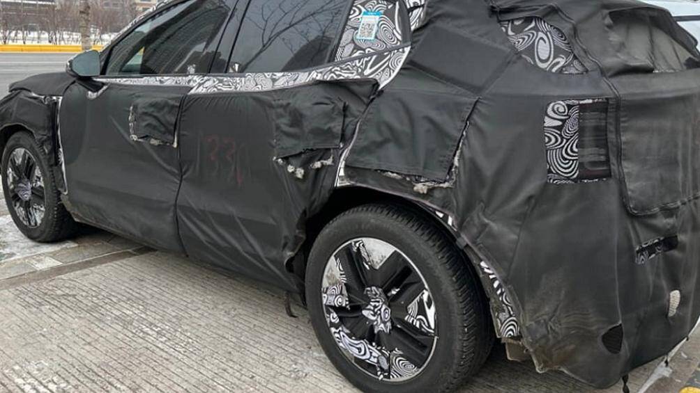 Giám đốc điều hành Volvo, ông Jim Rowan cho biết công ty đặt mục tiêu sử dụng công nghệ pin mới nhằm kéo giá bán xe chạy điện xuống ngang bằng với xe chạy xăng vào năm 2025 hoặc 2026