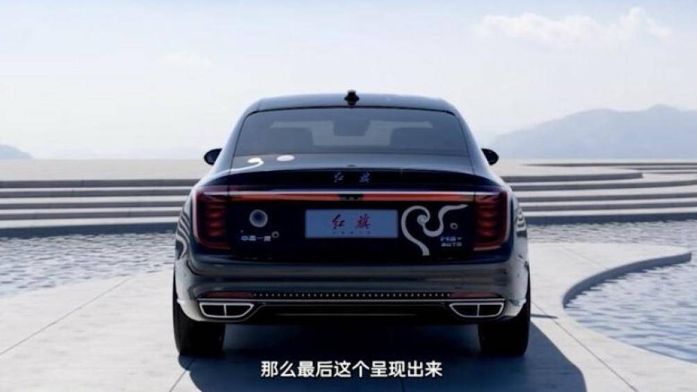 Phiên bản Endless Art Edition này được áp dụng kỹ thuật thủ công truyền thống xuất sắc của Trung Quốc như sơn mài, thổ cẩm, tráng men...