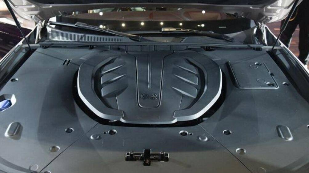 Hồng Kỳ H9+ Endless Art Editio sử dụng động cơ V6, siêu nạp, dung tích 3.0 lít, tạo ra công suất tối đa 272 mã lực và mô-men xoắn cực đại 400 Nm