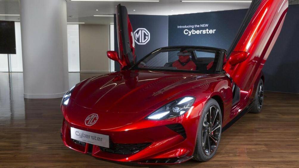 Cyberster được giới truyền thông quốc tế đánh giá cao với thiết kế cửa cắt kéo, vốn là trang bị tiêu chuẩn trên các dòng siêu xe Lamborghini cao cấp