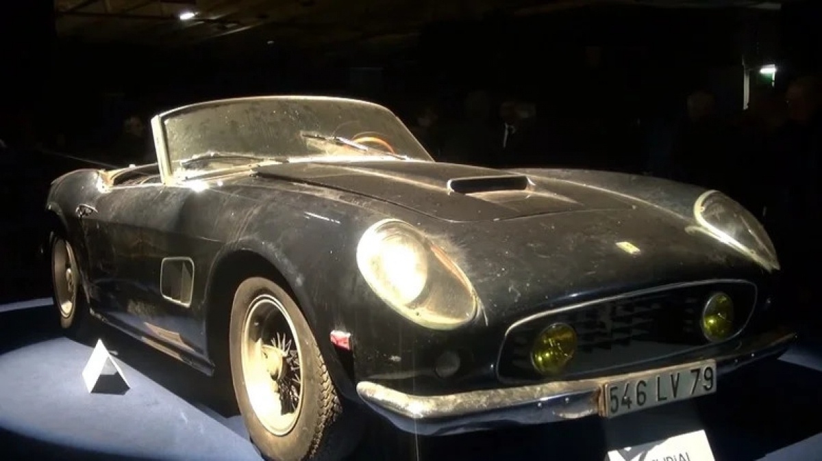 7. Ferrari 250 GT SWB California Spider - 18.16 million USD (425 billion VND)