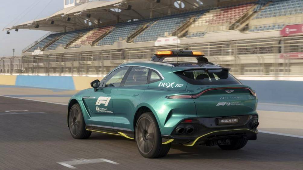Phiên bản đặc biệt của DBX707 là sự kết hợp giữa dòng xe một chỗ AMR23 F1 và xe y tế FIA