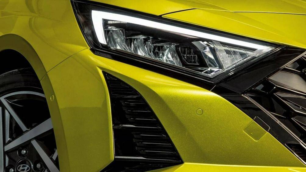 Bên cạnh đó là cụm đèn hậu LED và 3 màu sơn ngoại thất mới. Trong đó, có màu sơn vàng chanh Lucid Lime khá nổi bật