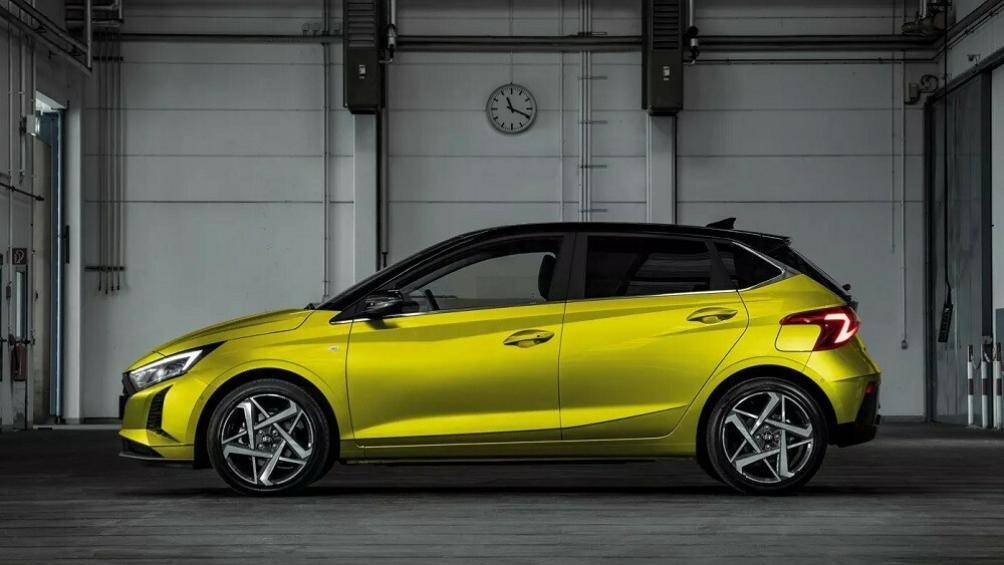 Thay đổi tiếp theo của Hyundai i20 2024 xuất hiện ở bên sườn với vành la-zăng mới có đường kính 16 inch hoặc 17 inch, tùy phiên bản