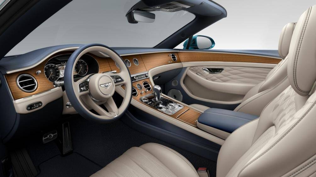 Tất cả các mẫu xe Speed (Continental GT, GTC và Flying Spur) hiện đều có đèn màu granite lấy cảm hứng từ thế hệ xe đua trước đây của Bentley