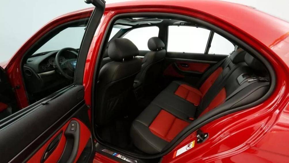 Chiếc xe mới chỉ chạy khoảng 1.200 km kể từ khi lăn ra khỏi dây chuyền sản xuất