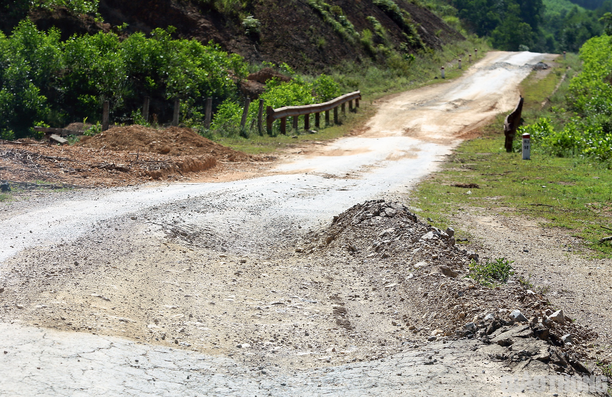 Đường tỉnh 538 nối từ huyện Quỳnh Lưu lên huyện Yên Thành (của tỉnh Nghệ An) là tuyến đường đặc biệt quan trọng trong hoạt động giao thông, cũng như giao thương, phát triển kinh tế - xã hội của địa phương.