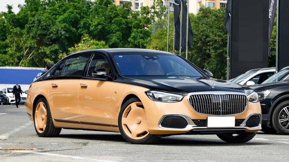 Mẫu xe sang Mercedes-Maybach S680 Virgil Abloh 2023 vừa xuất hiện tại đại lý ở Trung Quốc