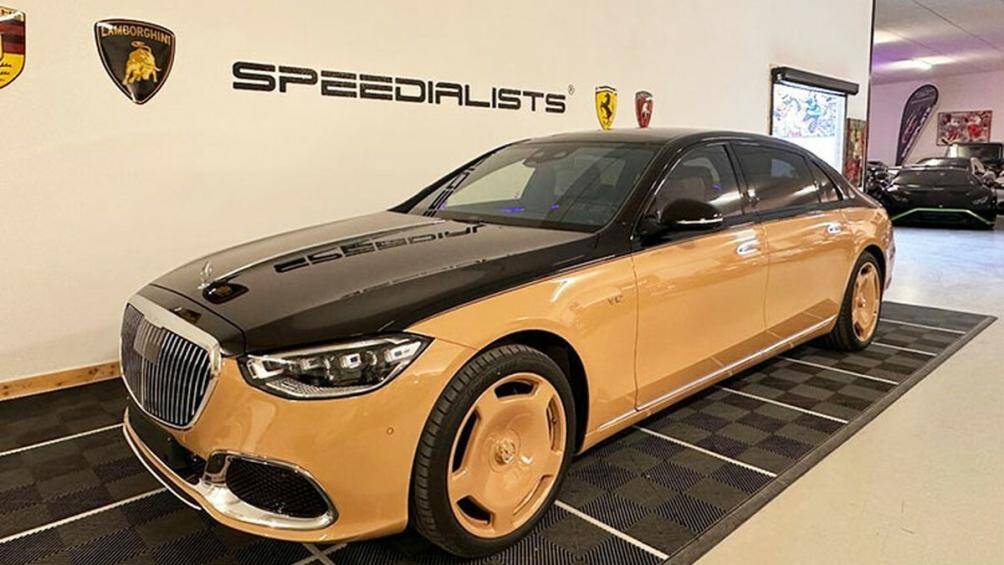 "Trái tim" của xe vẫn là động cơ xăng V12, tăng áp kép, dung tích 6.0L cho công suất 621 mã lực cùng mô-men xoắn cực đại 1.001 Nm