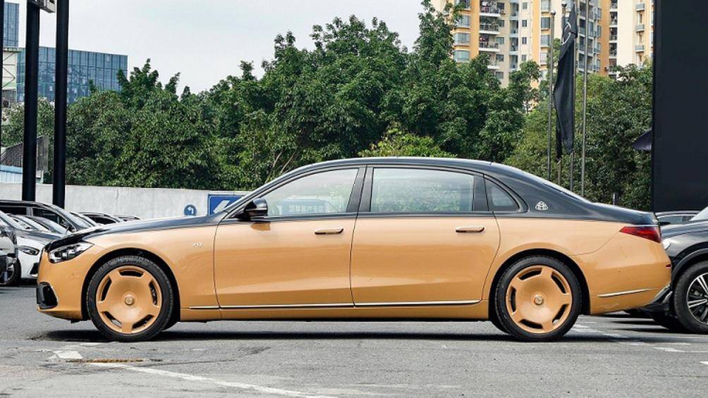 Phiên bản đặc biệt của Mercedes-Maybach S-Class được ra đời nhằm tri ân nhà thiết kế thời trang biểu tượng Virgil Abloh