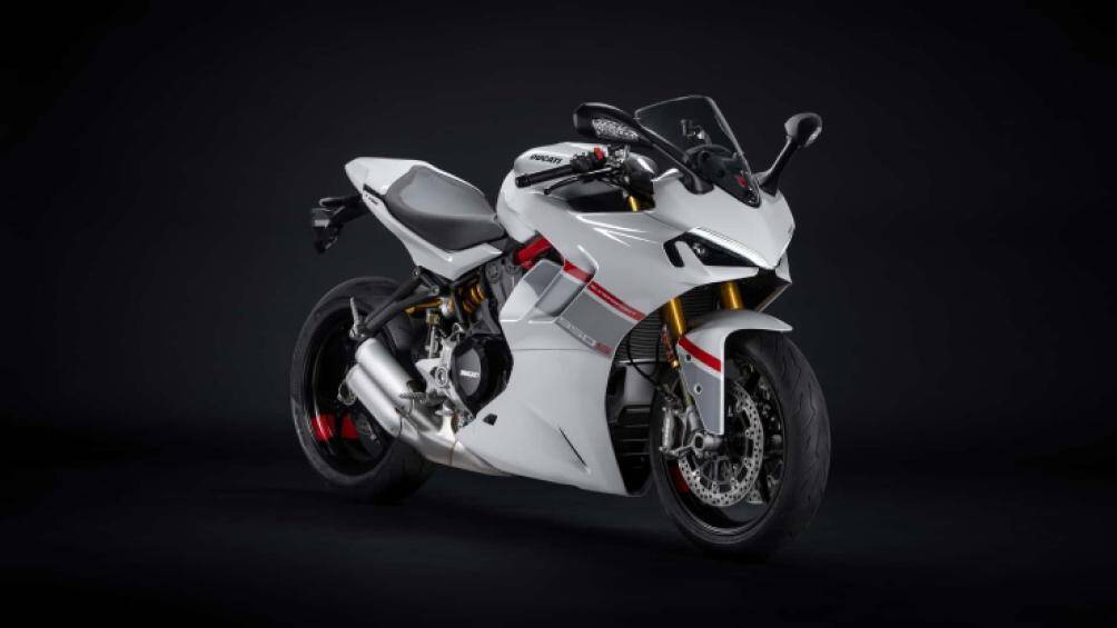 Ducati vừa ra mắt mẫu xe Ducati SuperSport 950 S phiên bản 2024 mới với màu tem mới nổi bật hơn