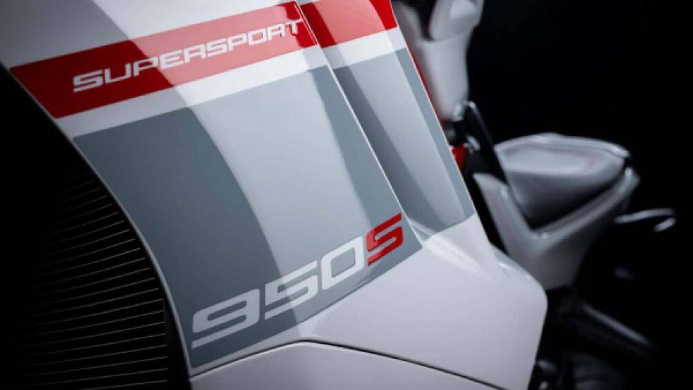 Theo dự kiến, SuperSport 950 S 2024 mới sẽ về Đông Nam Á và có mặt tại các phòng trưng bày của đại lý Ducati vào tháng 6 tới đây