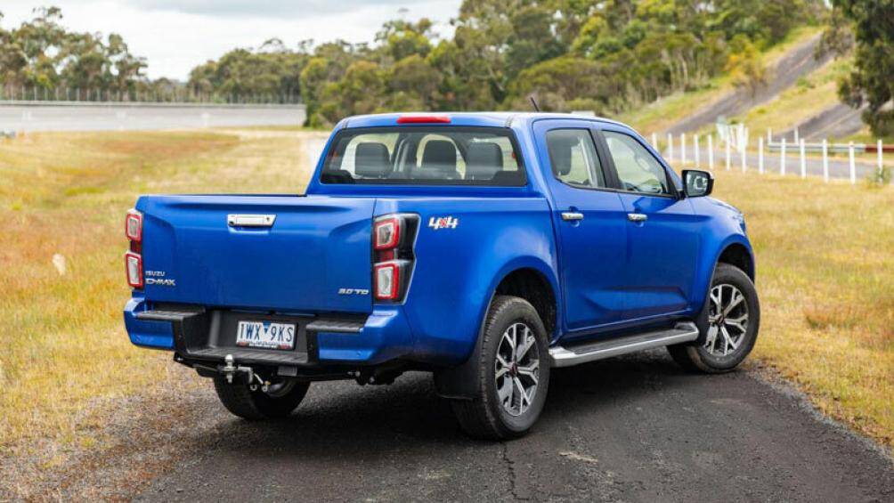 2. Isuzu D-Max (doanh số: 48.305 chiếc)