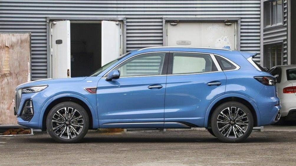 Xe được phân phối tại Trung Quốc với 5 phiên bản, đi kèm giá bán từ 183.800 - 249.800 Nhân dân tệ (khoảng 616 - 837 triệu đồng)