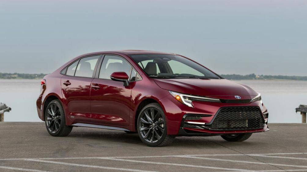 2. Toyota Corolla (doanh số: 244.077 chiếc)