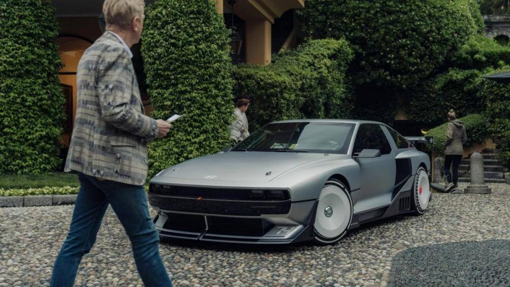 N Vision 74 được trang bị hệ thống truyền động hybrid chạy bằng pin nhiên liệu hydro với động cơ điện kép tạo ra công suất kết hợp 670 mã lực và mô-men xoắn 900 Nm