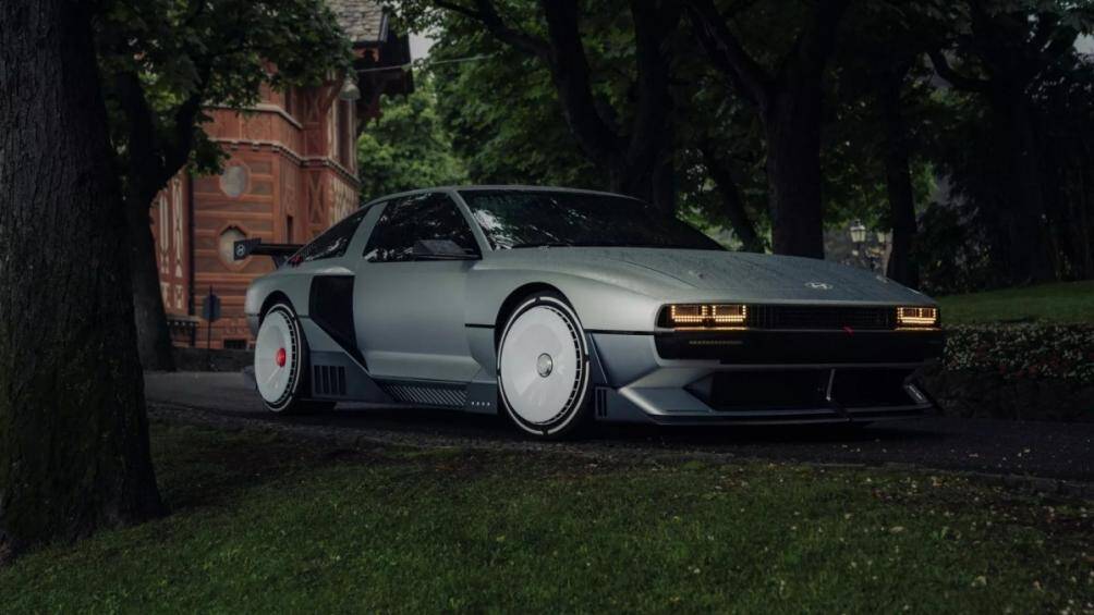 Xe mang hơi hướng thiết kế của chiếc Hyundai Pony Coupe năm 1974 với thân xe hoài cổ và gói khí động học lấy cảm hứng từ xe mô tô thể thao