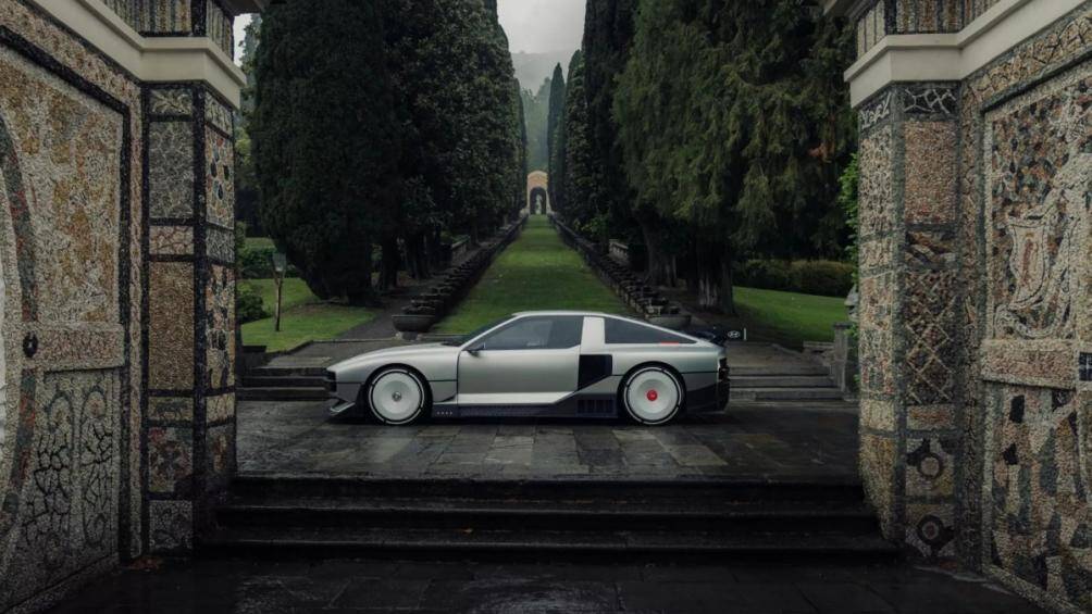 Những bức ảnh tại sự kiện Villa d'Este thực sự là những khoảnh khắc đẹp nhất của chiếc xe trên nền thời tiết nhiều mây và mưa cực kỳ phù hợp với phong cách cổ điển