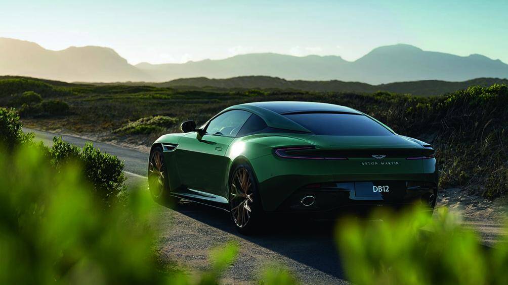 Aston Martin DB12 hoàn toàn mới dự kiến sẽ được bán ra thị trường vào khoảng quý III năm nay, giá xe hiện chưa được công bố