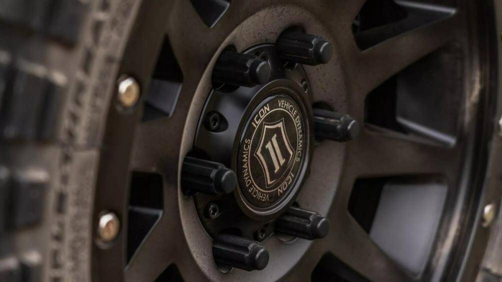 Những thay đổi khác bao gồm giá Prinsu mới giữ lều trên mái xe và mái hiên