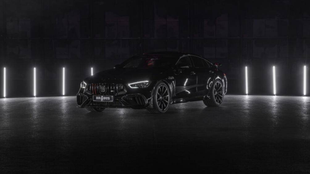 Điều này cho phép chiếc sedan thể thao tăng tốc từ 0-100 km/h trong 2,8 giây và đạt tốc độ tối đa 316 km/h