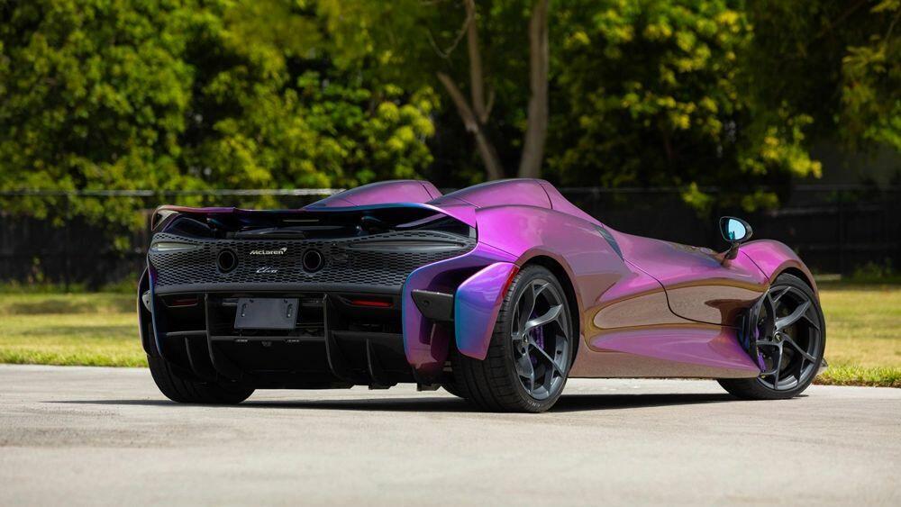 Được biết chiếc McLaren Elva được đấu giá có số thứ tự 122/149 xe được sản xuất. Đặc biệt toàn bộ xe được lắp ráp thủ công tại nhà máy McLaren tại Surrey (Anh Quốc)