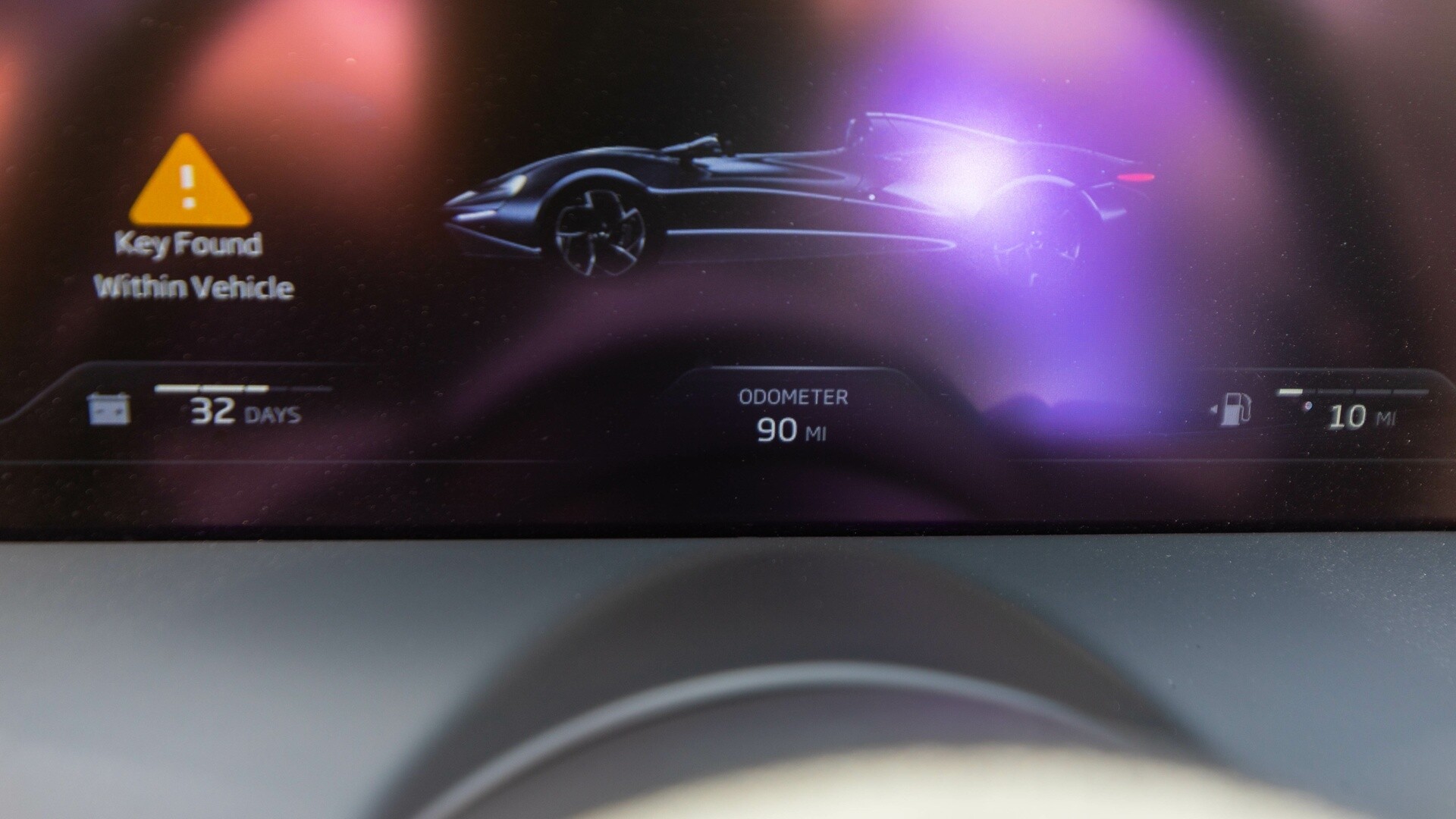 McLaren Elva trang bị khối động cơ V8 twin-turbo dung tích 4.0L mã M840TR, sản sinh công suất 815 mã lực và mô-men xoắn cực đại 800 Nm