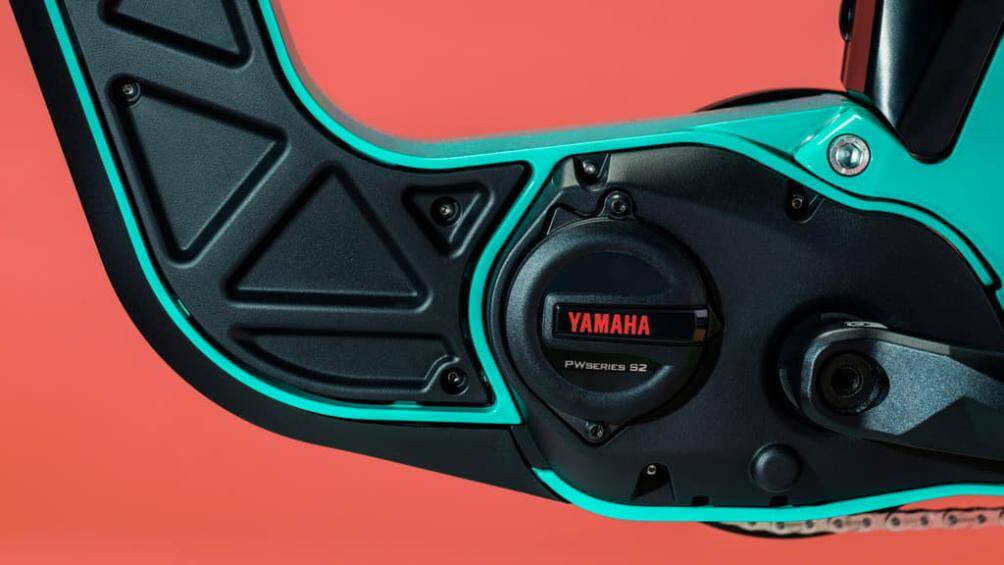 Do BOOSTER Easy là một chiếc eBike nên có tốc độ tối đa chỉ 25km/h, trong khi BOOSTER là một chiếc xe máy điện, có tốc độ tối đa lên tới 45km/h