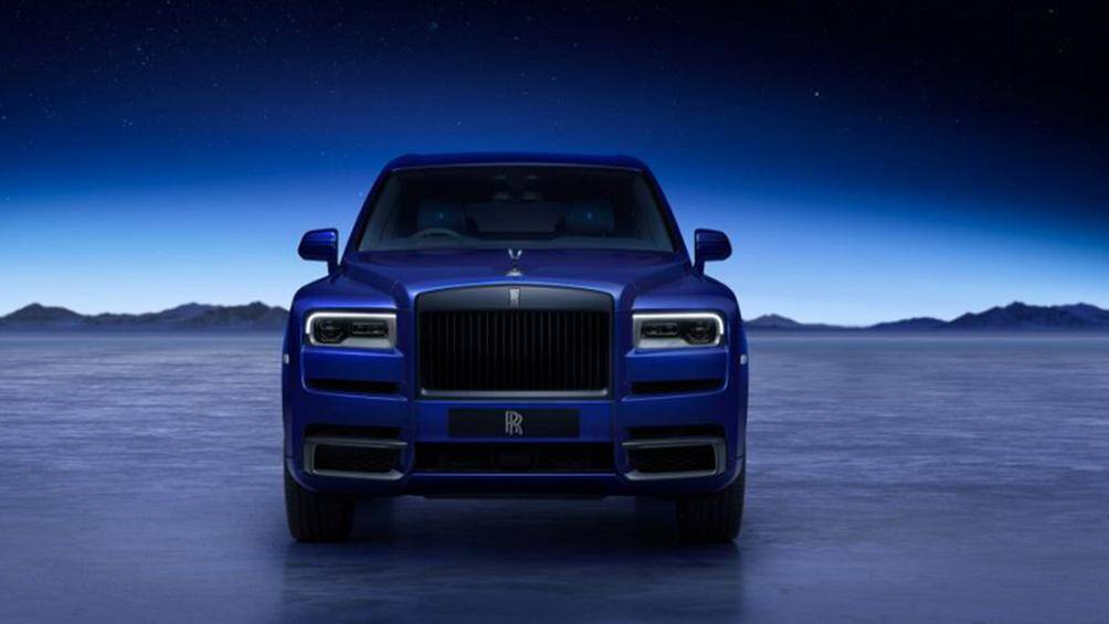 Phiên bản Bespoke của Black Badge Cullinan chỉ có 62 chiếc trên toàn cầu, mỗi chiếc tượng trưng cho mỗi dặm từ trái đất đến đường Kármán