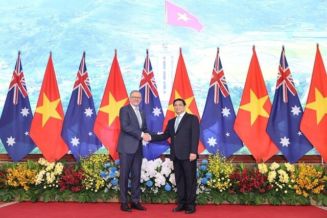 Thủ tướng Phạm Minh Chính và Thủ tướng Australia Anthony Albanese chụp ảnh lưu niệm trước khi tiến hành hội đàm.  (Ảnh: VGP/Nhật Bắc)