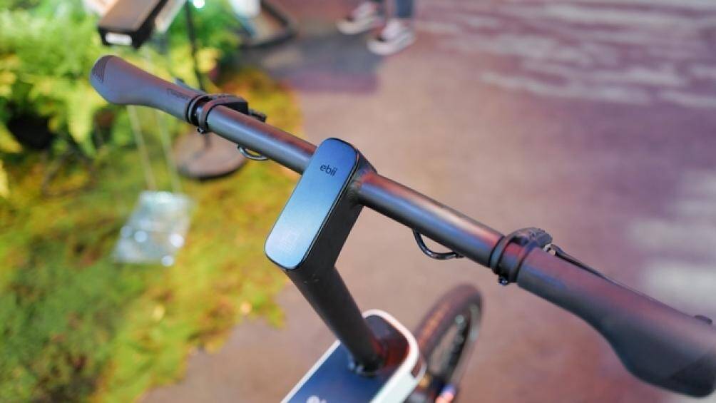 Đây là một chiếc xe đạp đô thị (city bike) nhưng đáng tiếc là không thể gấp gọn được vì thanh ngang tích hợp viên pin của xe