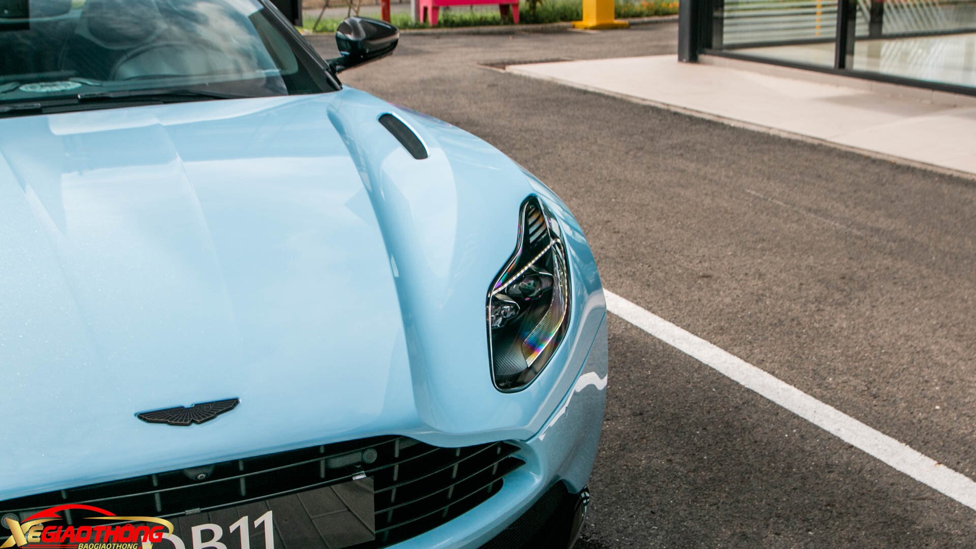 Aston Martin đã mất tới hơn 220 giờ làm việc và khoảng 600 người để tạo nên chiếc DB11. Vừa qua hãng đã ra mắt chiếc DB12, song DB11 vẫn được coi là một di sản của Aston Martin và bước đệm để hãng tiếp tục phát triển dòng DB