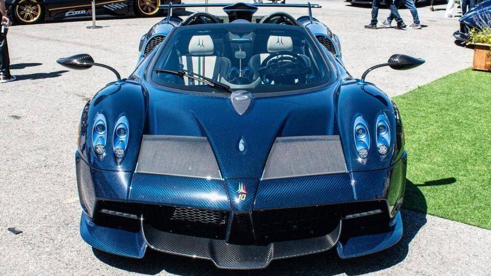 Phần đầu Huayra Tricolore bổ sung thêm các hốc tối ưu khí động học có các cảm biến đo vận tốc