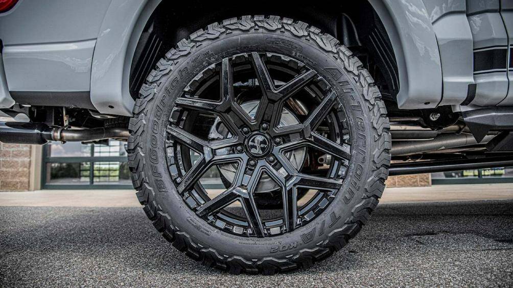 Bộ mâm hợp kim Shelby 22 inch đi kèm lốp đa địa hình BFG KO2 kích thước 35/12.50R22