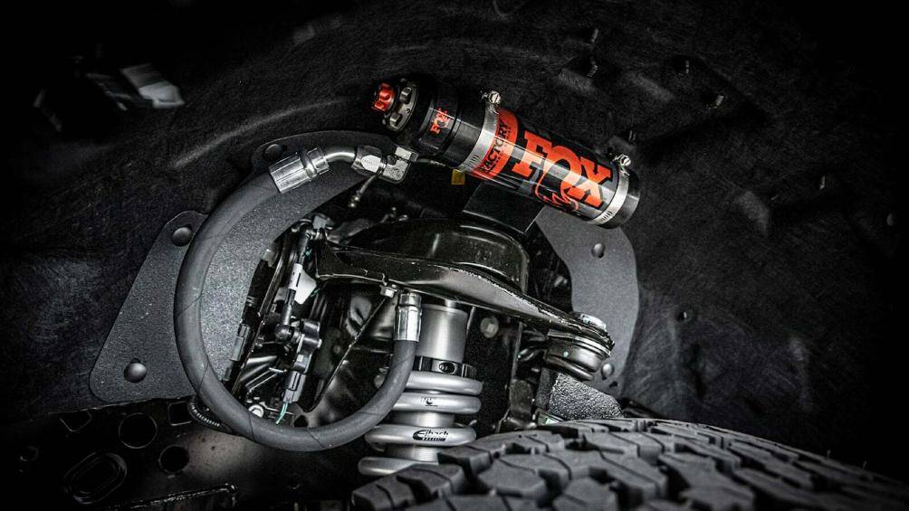 Xe có giá 129.500 USD (3 tỷ đồng) đối với bản động cơ tiêu chuẩn 400 mã lực và 138.500 USD (3,254 tỷ đồng)