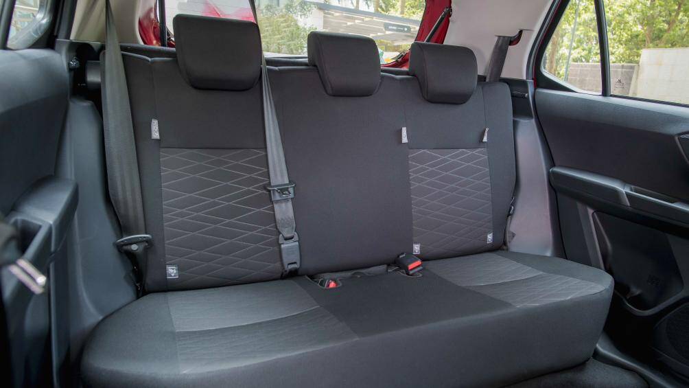 Không gian nội thất rộng rãi, tạo cảm giác thoải mái cho người sử dụng là điểm mạnh của các mẫu xe Toyota và Wigo nói riêng