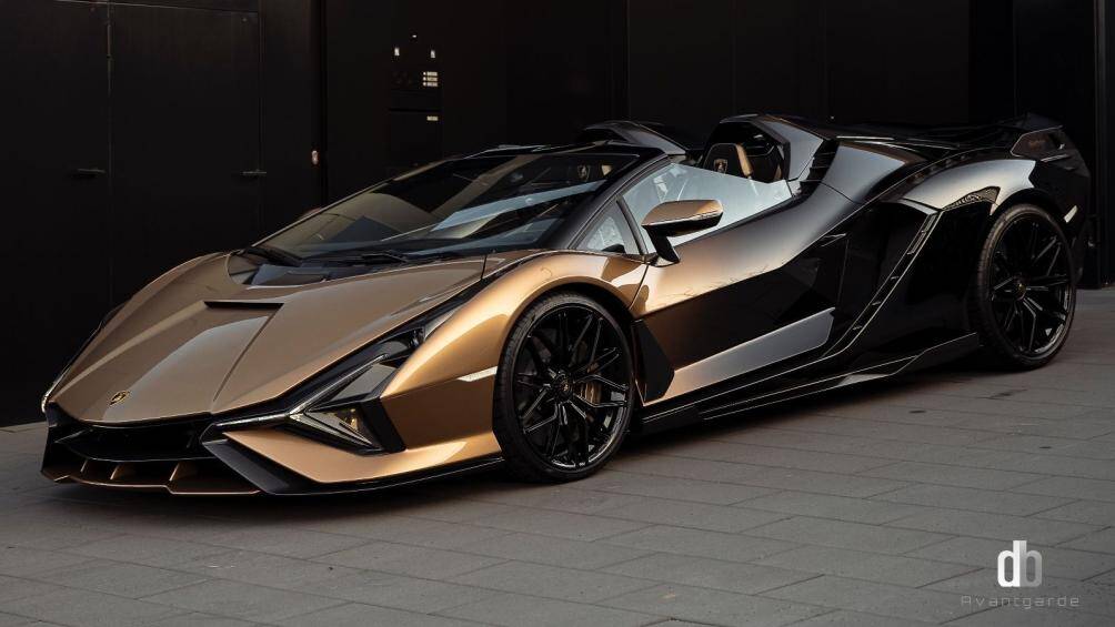 Sau gần 1 năm ra mắt, tháng 7/2021, Lamborghini Sian Roadster mới được bàn giao đến đại lý Lamborghini Stuttgart
