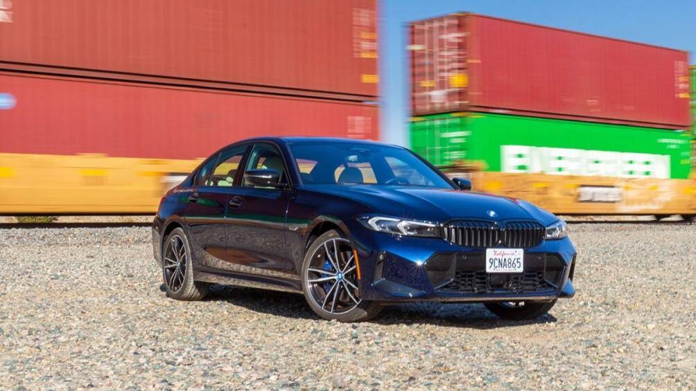 10. BMW 330e