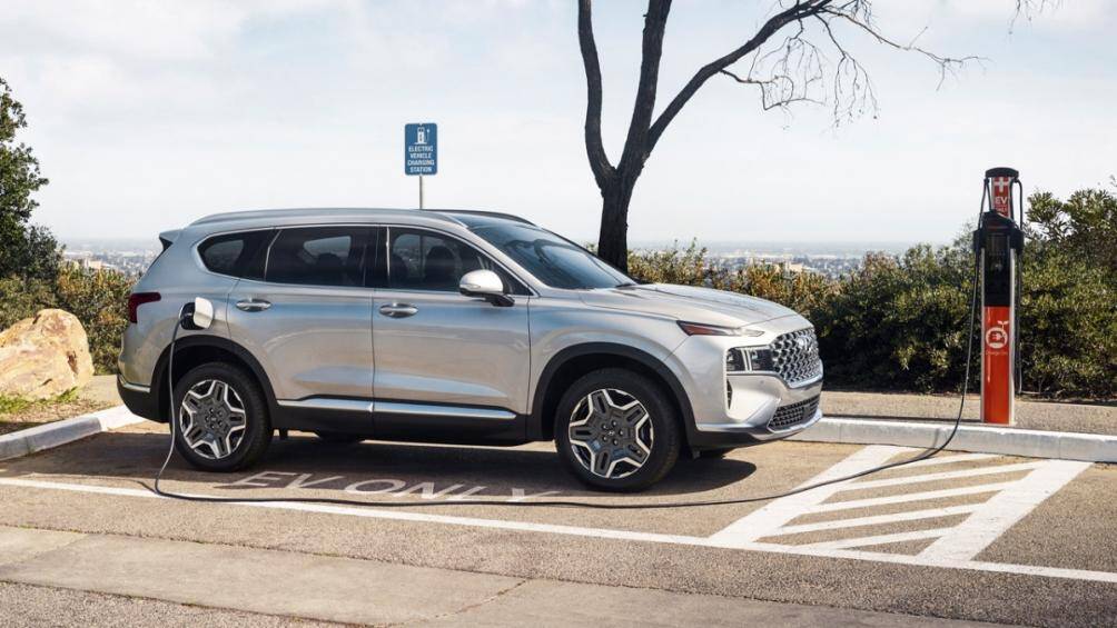 8. Hyundai SantaFe Plug-in Hybrid
